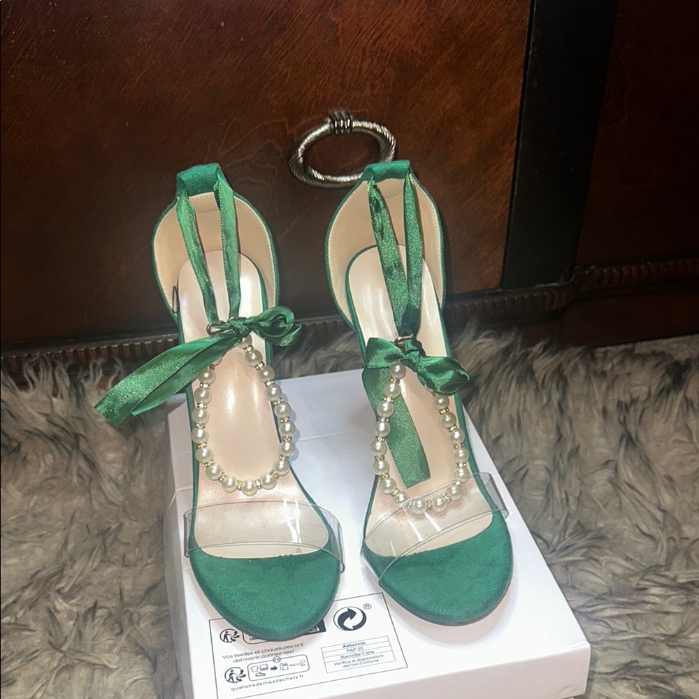 Elegant Green Satin Heels with Pearl Detailing